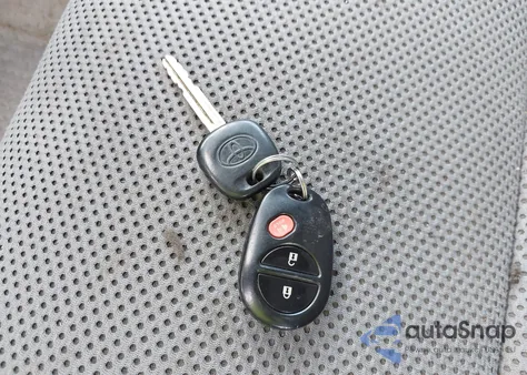 2009 Toyota Tacoma Base V6 из США, поврежденный, VIN 3TMLU42N29M037059